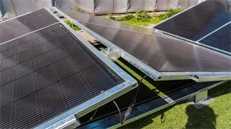 Solar Panels for Apartment Balconies: Complete 2025