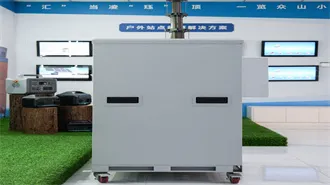 Integrated photovoltaic storage and off-grid machine/cabinet - IMAX