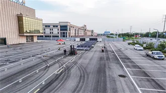 What is the ''new'' keyword in JavaScript?